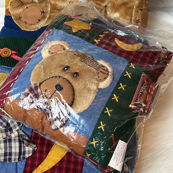 Brand new Patchwork Teddy Bear Quilt and Pillow for Baby Toddler or Child’s Room - Picture 3 of 9